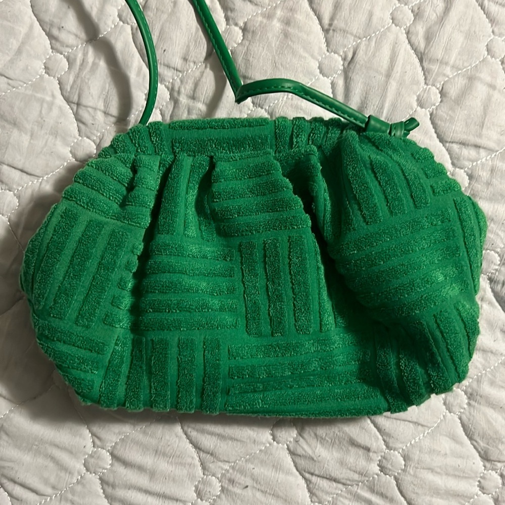Green towel clutch